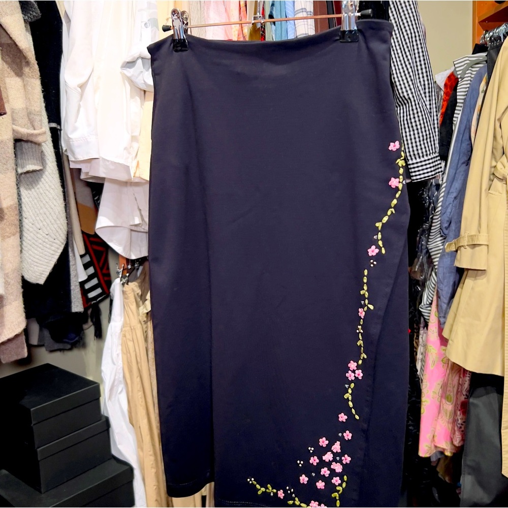 Vintage (ok 90’s) Ann Taylor Silk Embroidered Cropped Pants
